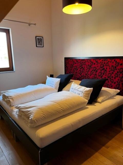 Les Granges Modernes Villa Bruebach Oda fotoğraf